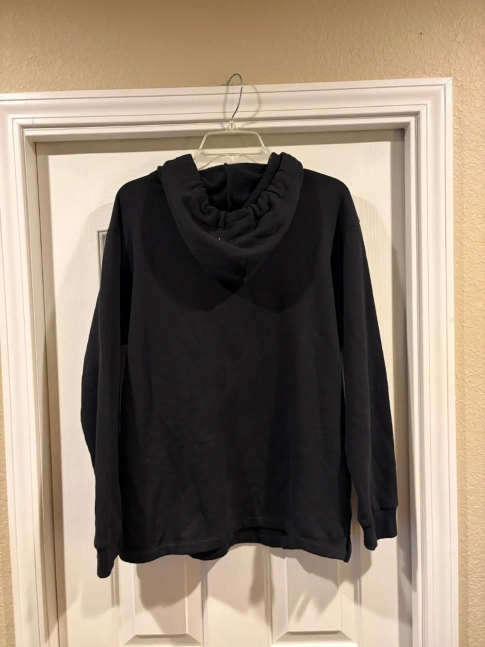 PINK Victoria's Secret Women's Black Pullover Hoodie with Logo w/pockets M - Picture 5 of 5